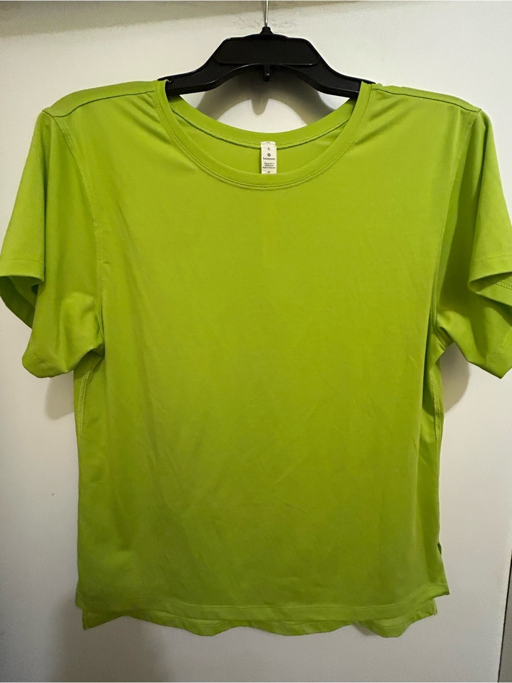 Lululemon Like New Women’s Lime Green S/S Crewneck T-Shirt, Sz 6